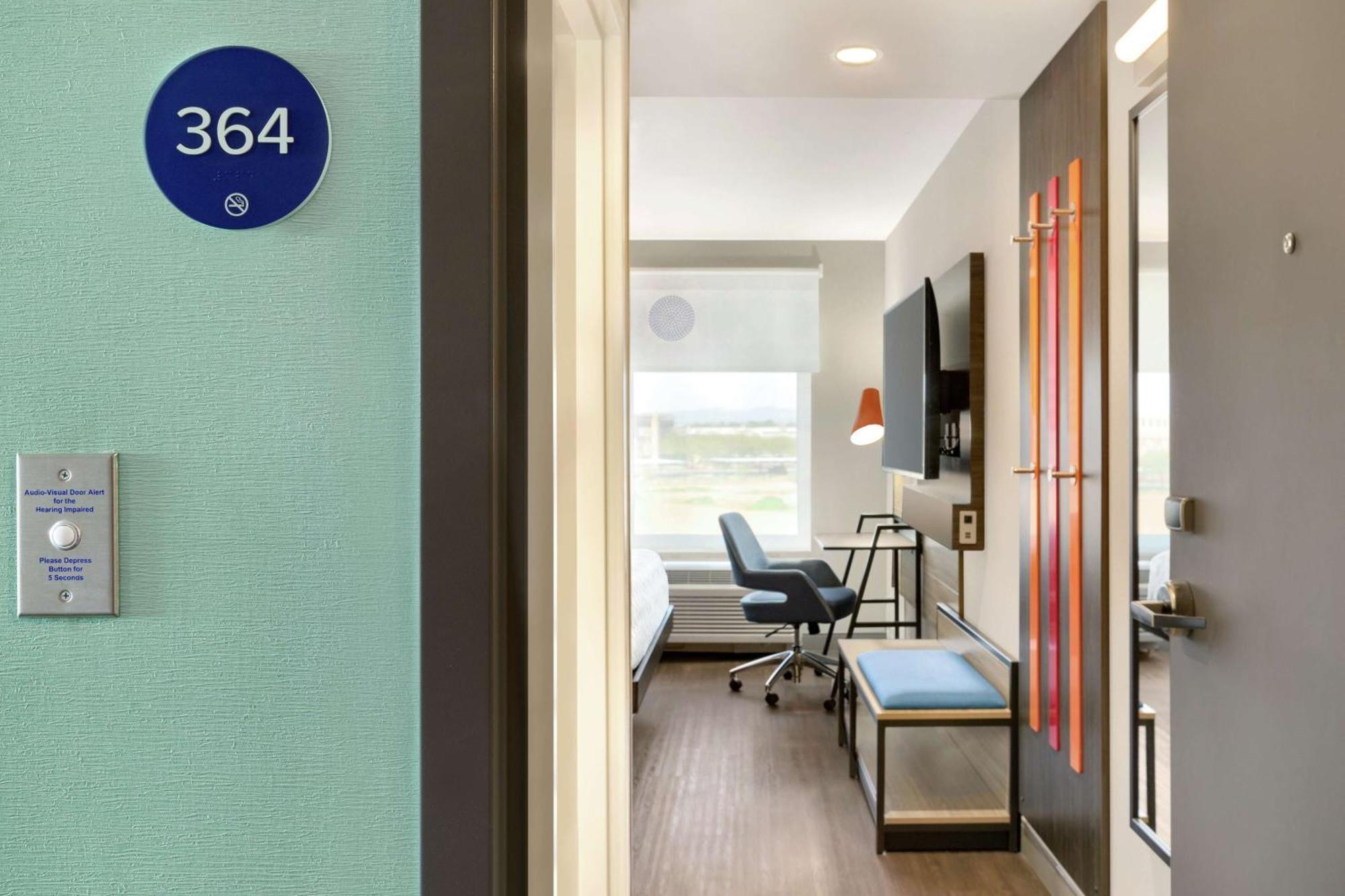 Tru By Hilton Salt River 3*