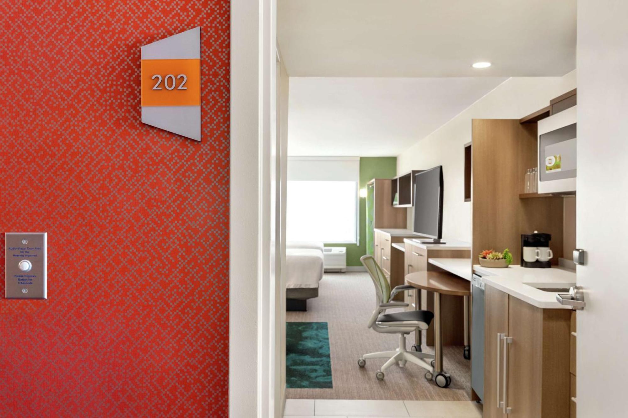 Hotel Home2 By Hilton Salt River 3*