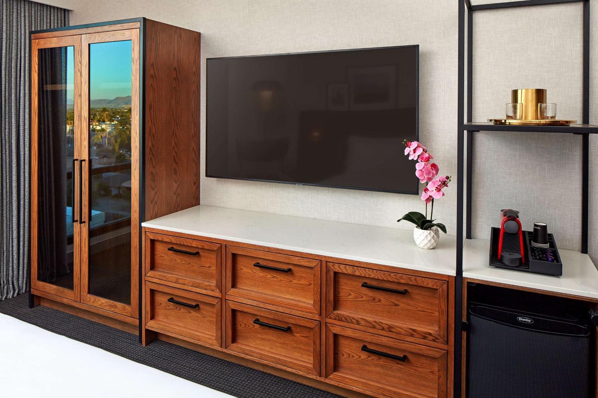Senna House Scottsdale, Curio Collection By Hilton Hotel