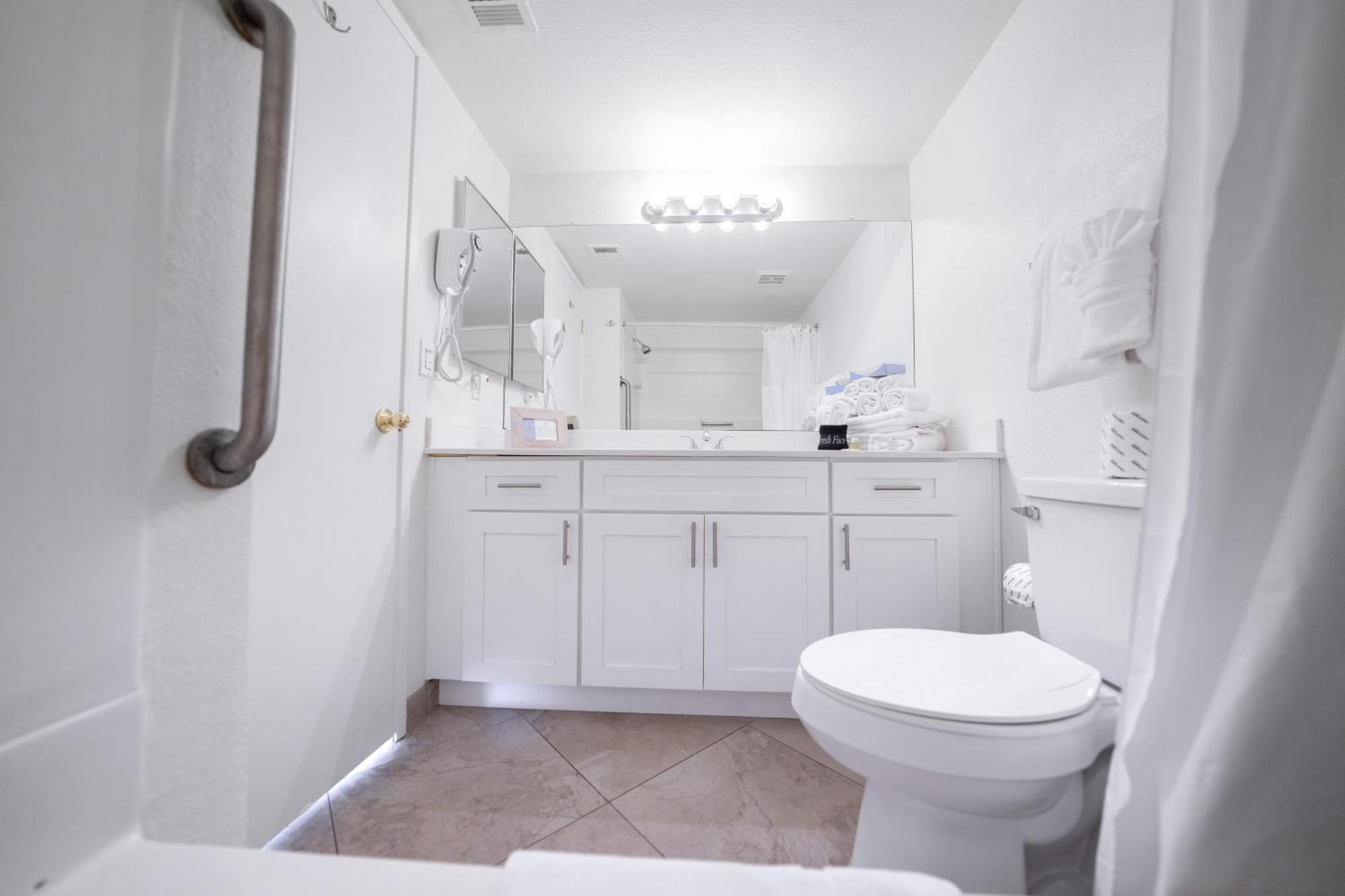 Apartment 230 Fully Furnished 1br Suite-prime Location *
