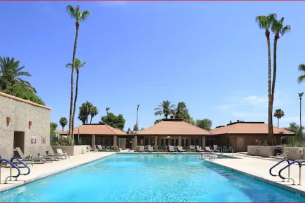 Swim, Hike, Golf, Shop, View Golfers Frm Ur Patio. * Scottsdale