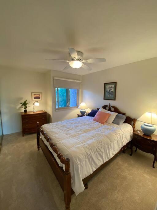 Swim, Hike, Golf, Shop, View Golfers Frm Ur Patio. Apartment Scottsdale