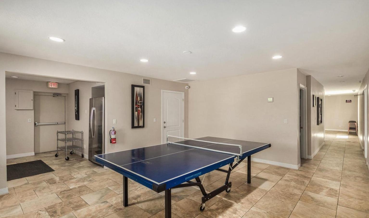Charming Patio W/ Community Pool, Wfh Setups, 10 Min Walk To Old Town! Holiday home *