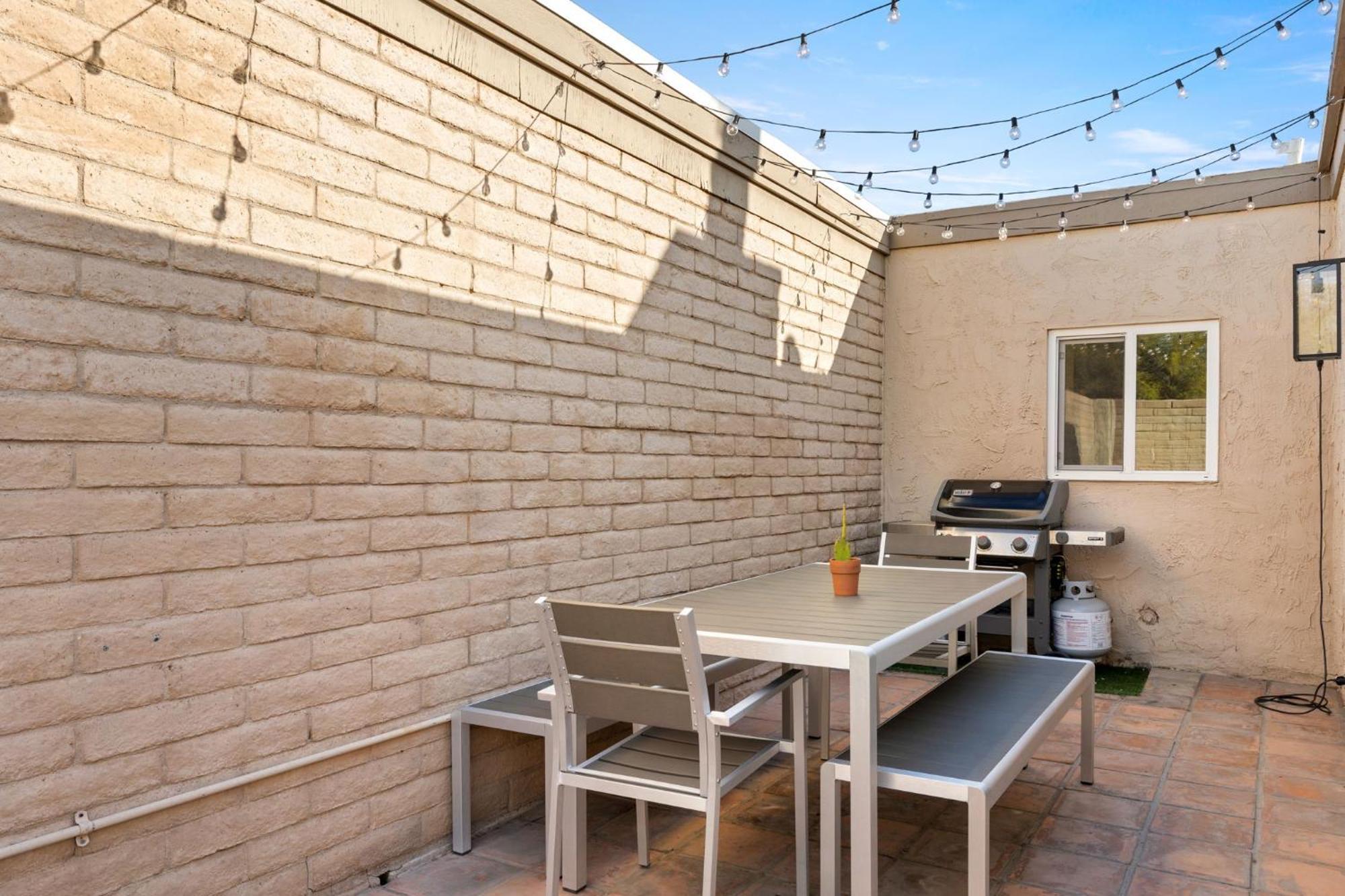 Charming Patio W/ Community Pool, Wfh Setups, 10 Min Walk To Old Town! *