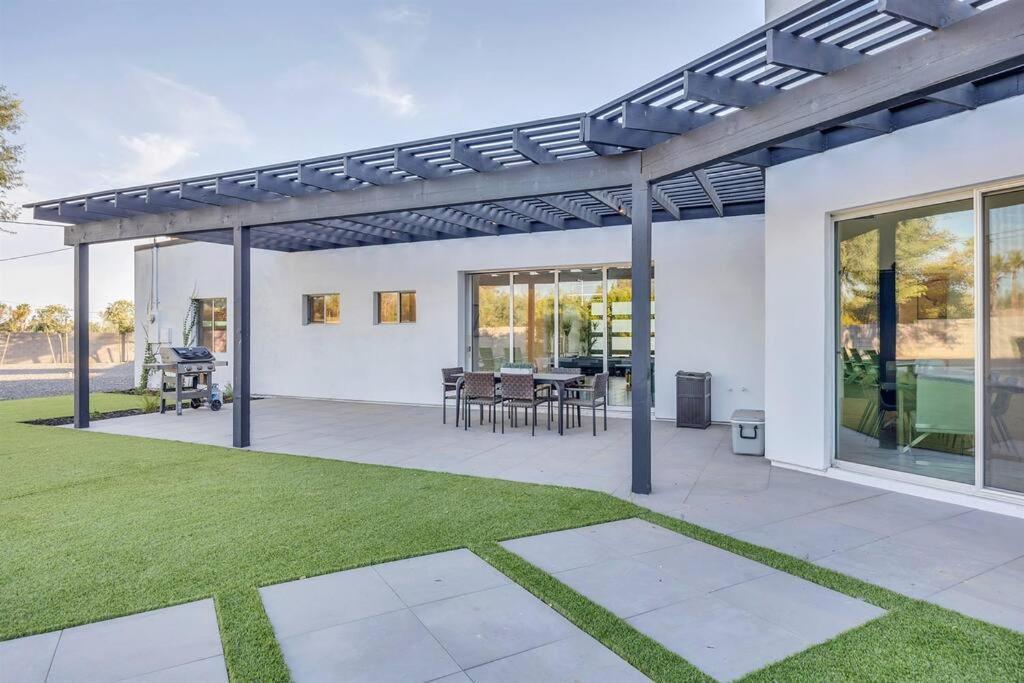 New Luxury Getaway With Heated Pool And Bbq Holiday home *