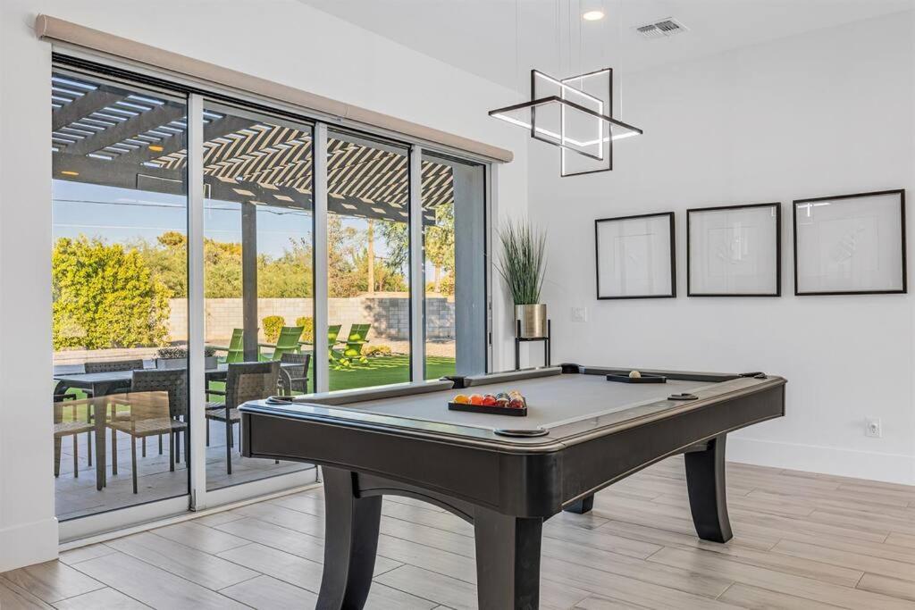 Holiday home New Luxury Getaway With Heated Pool And Bbq