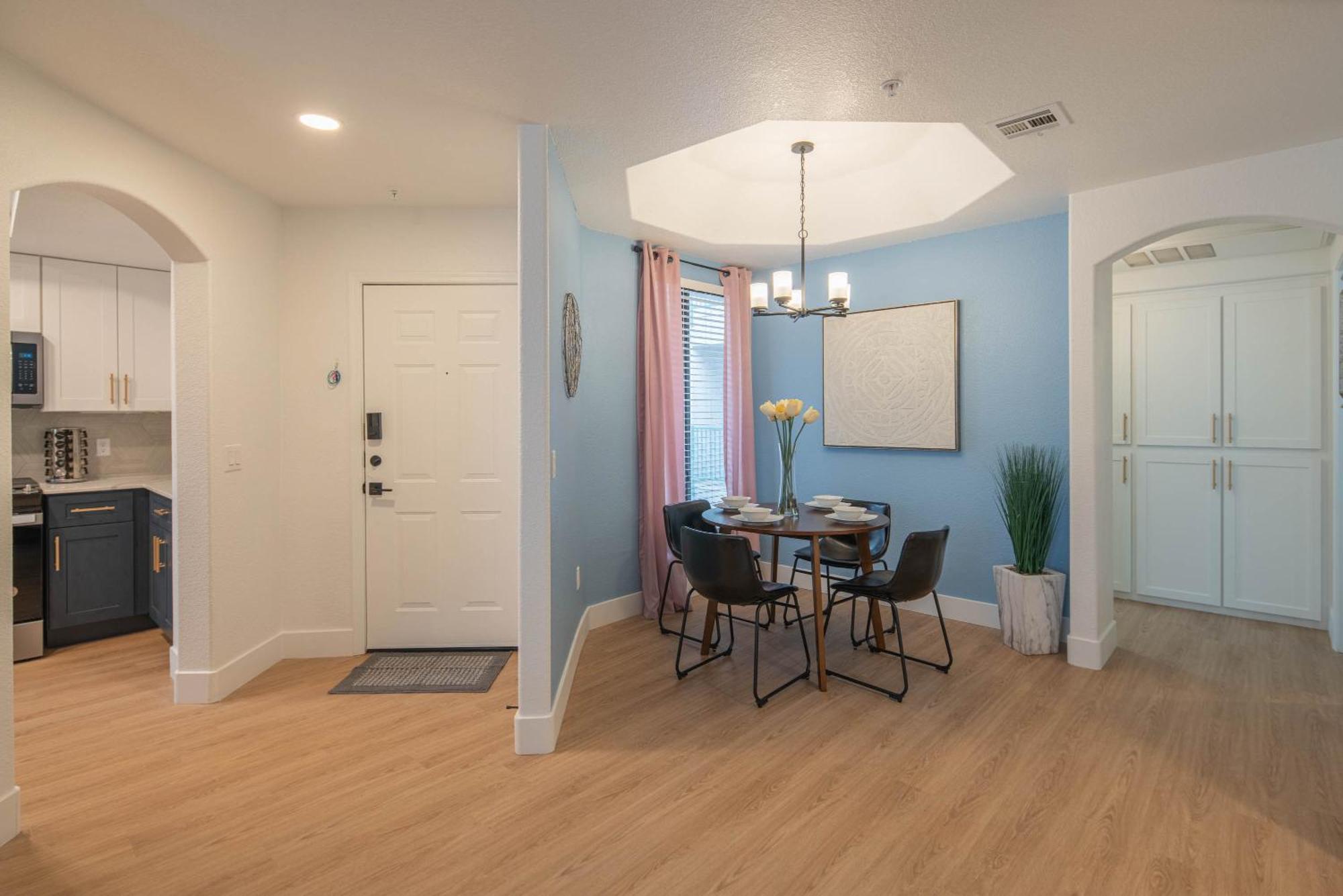 Exclusive-walk To Golf, Shopping & Dining-king Bed N268 Apartment Scottsdale