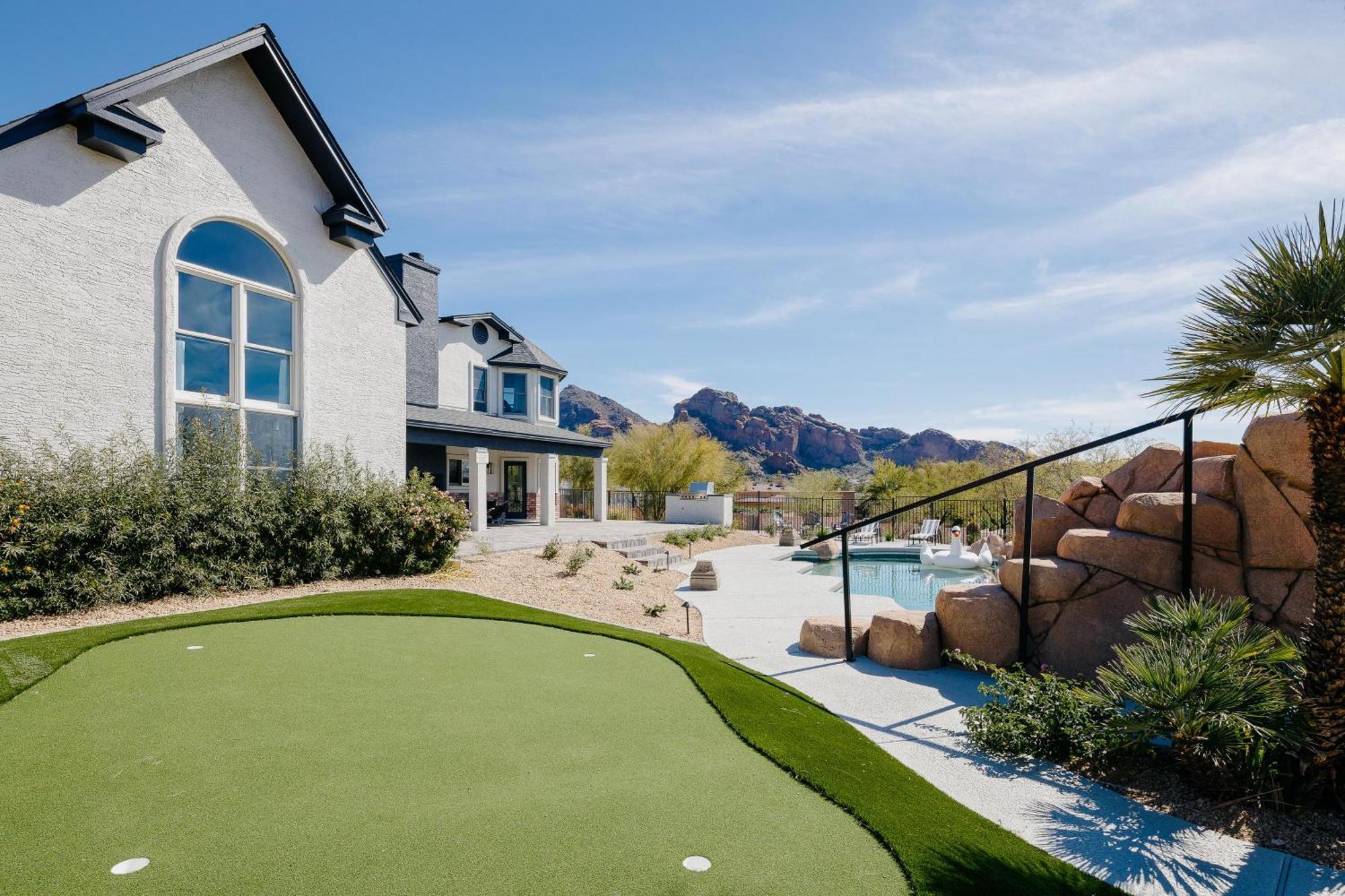 Majestic Mountain Mansion-pool -spa & * Scottsdale