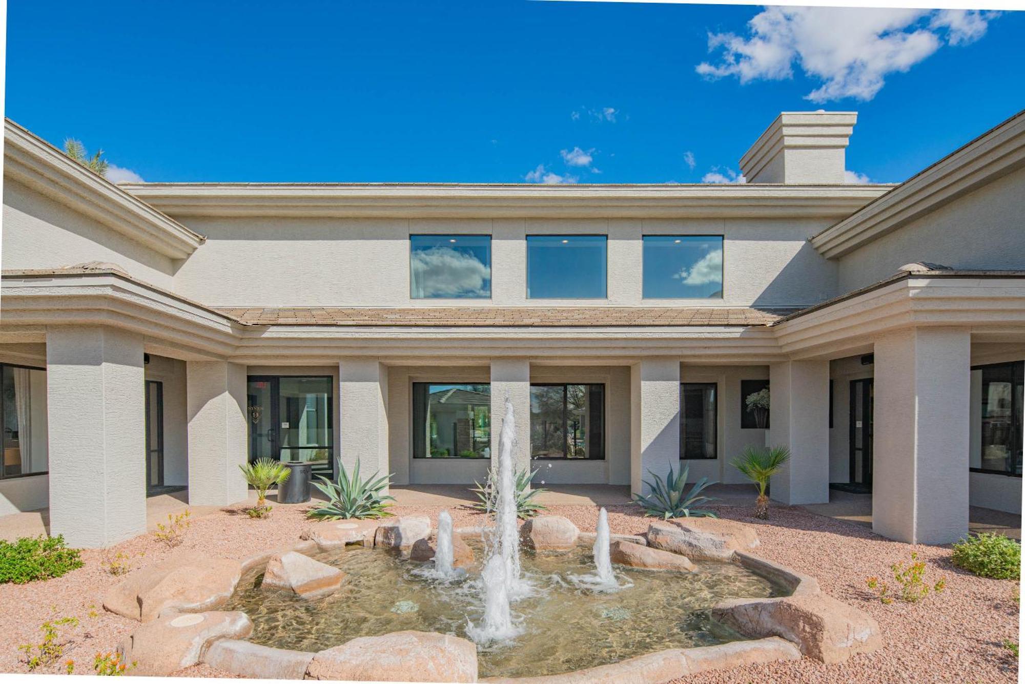 Exclusive Unit-walkable Area-bright & Sunny 2 Bedroom - N272