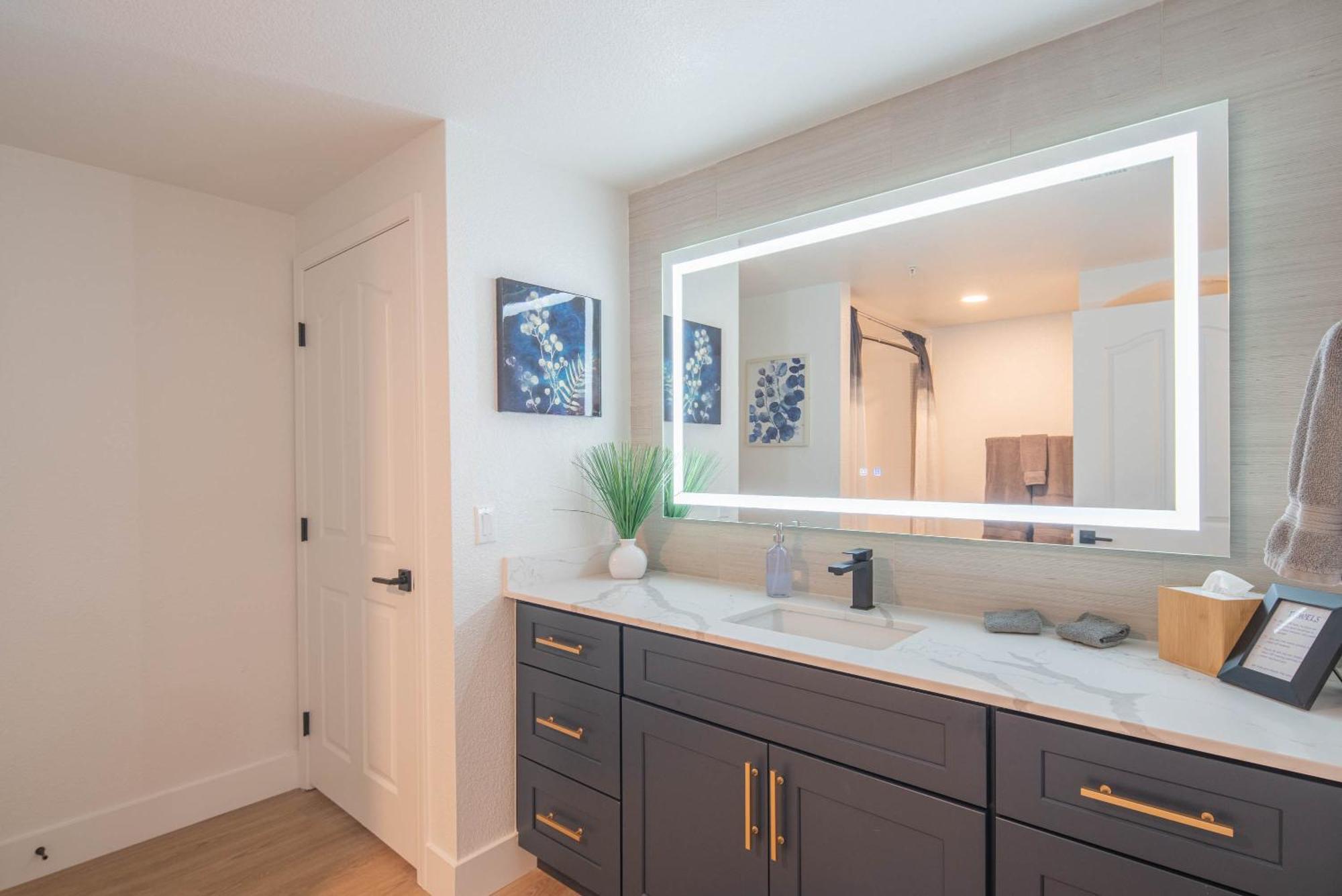 Apartment Exclusive Unit-walkable Area-bright & Sunny 2 Bedroom - N272