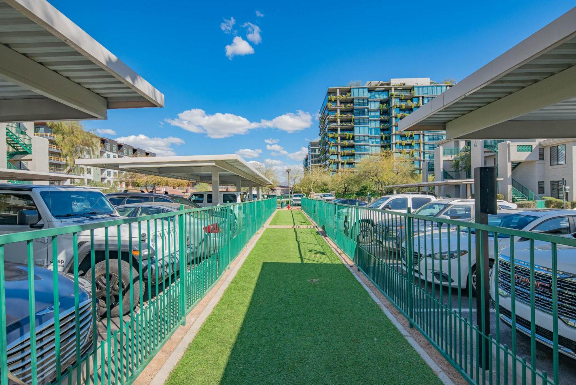 Apartment Exclusive Unit-walkable Area-bright & Sunny 2 Bedroom - N272 *