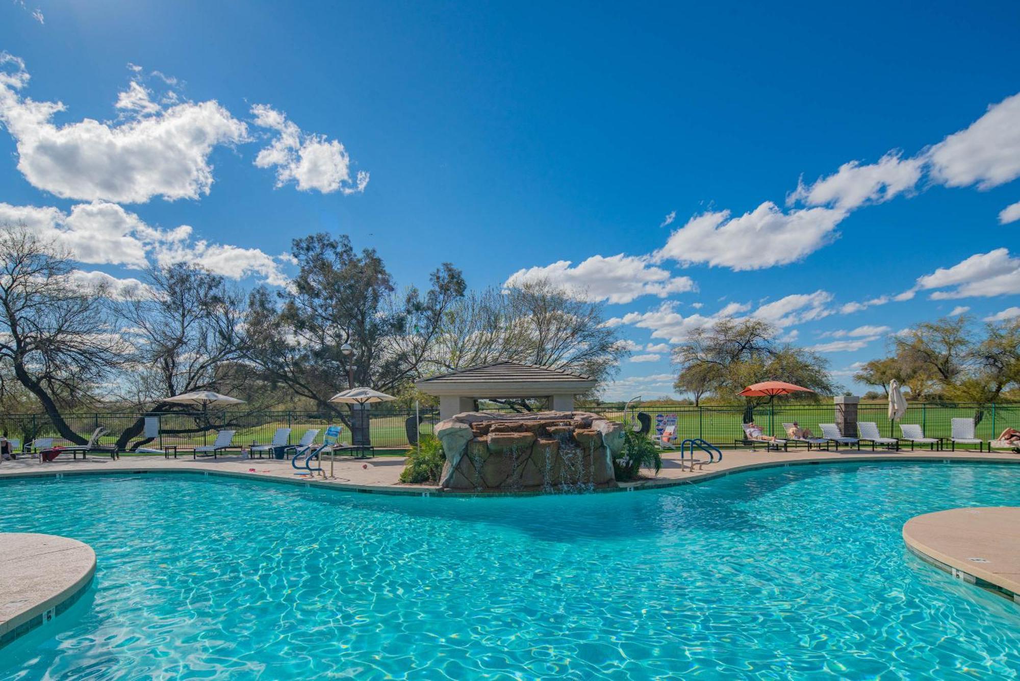 Exclusive Unit-walkable Area-bright & Sunny 2 Bedroom - N272 Apartment Scottsdale