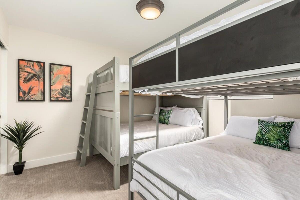 Tropic Oasis By Club - New * Scottsdale