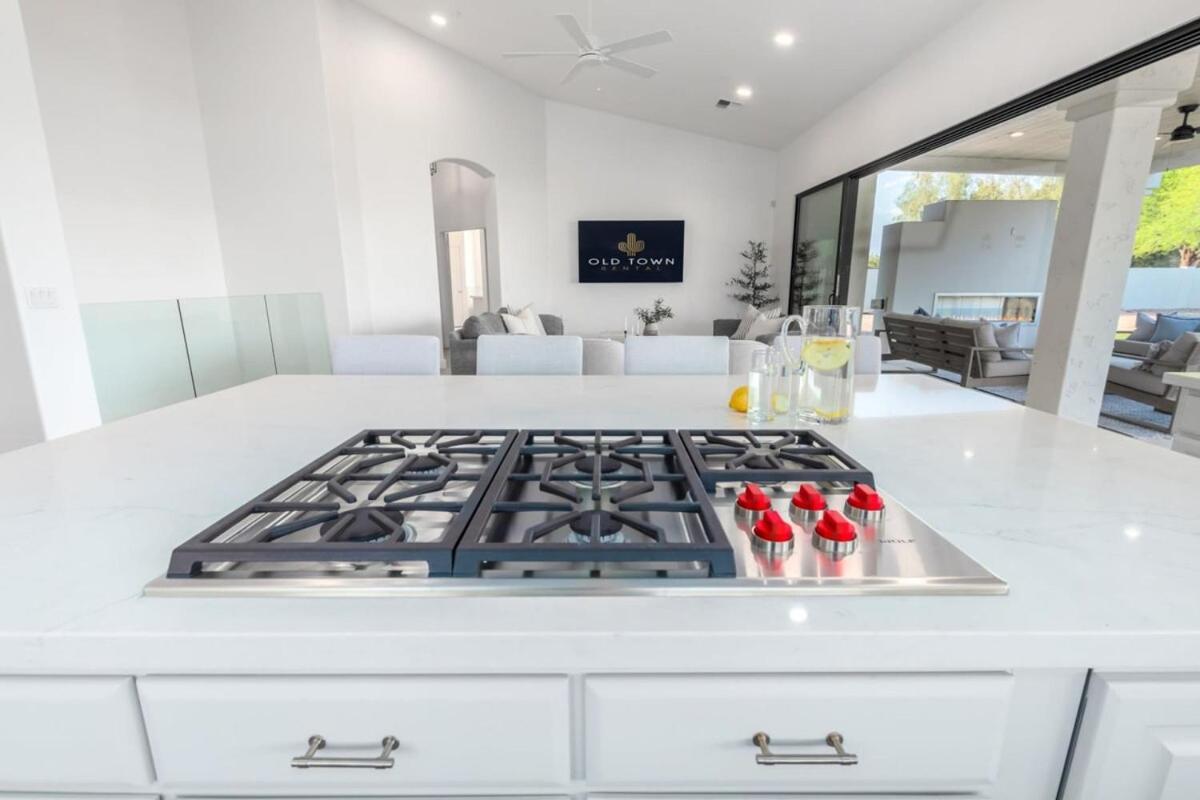 Sweetwater Estate-pool-spa-sportcourt-putt Grn Holiday home
