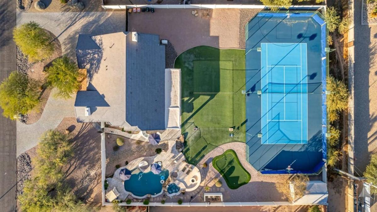 Sweetwater Estate-pool-spa-sportcourt-putt Grn
