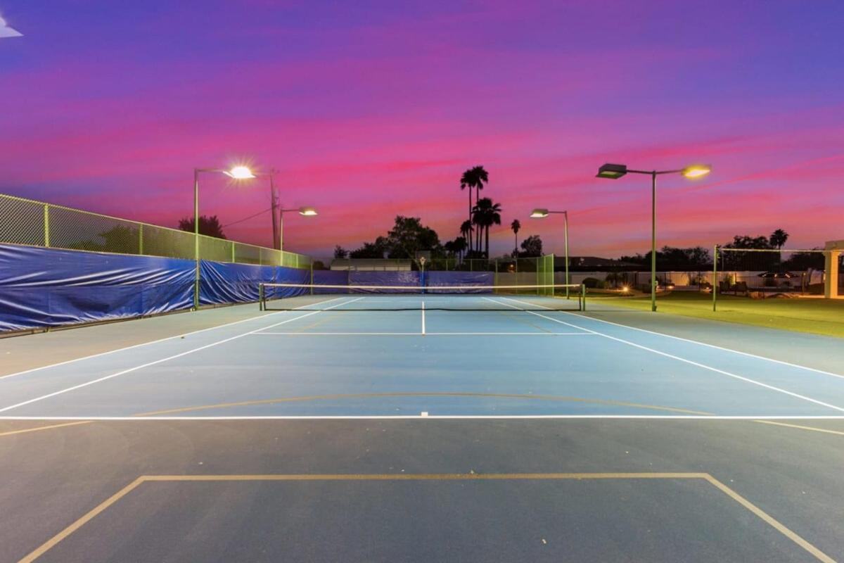 Sweetwater Estate-pool-spa-sportcourt-putt Grn Holiday home *