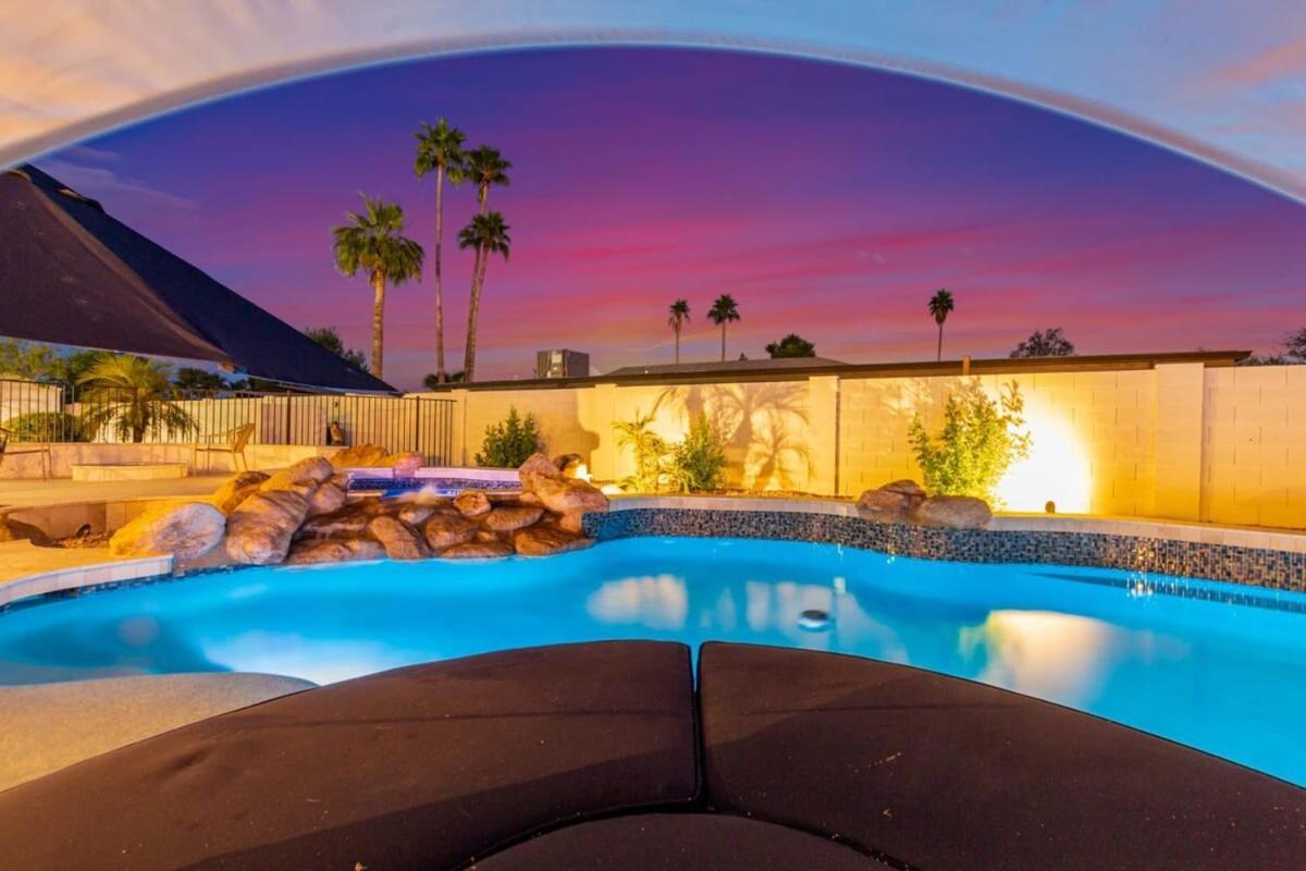 Sweetwater Estate-pool-spa-sportcourt-putt Grn * Scottsdale