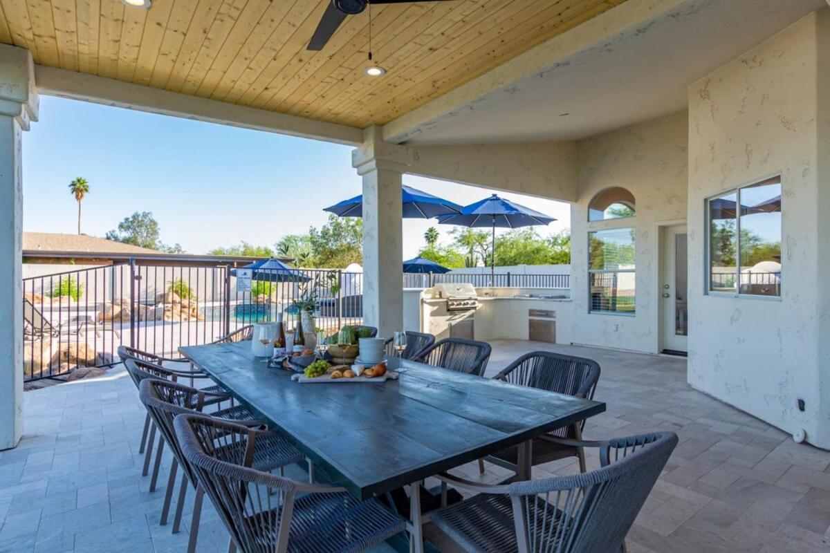 Holiday home Sweetwater Estate-pool-spa-sportcourt-putt Grn