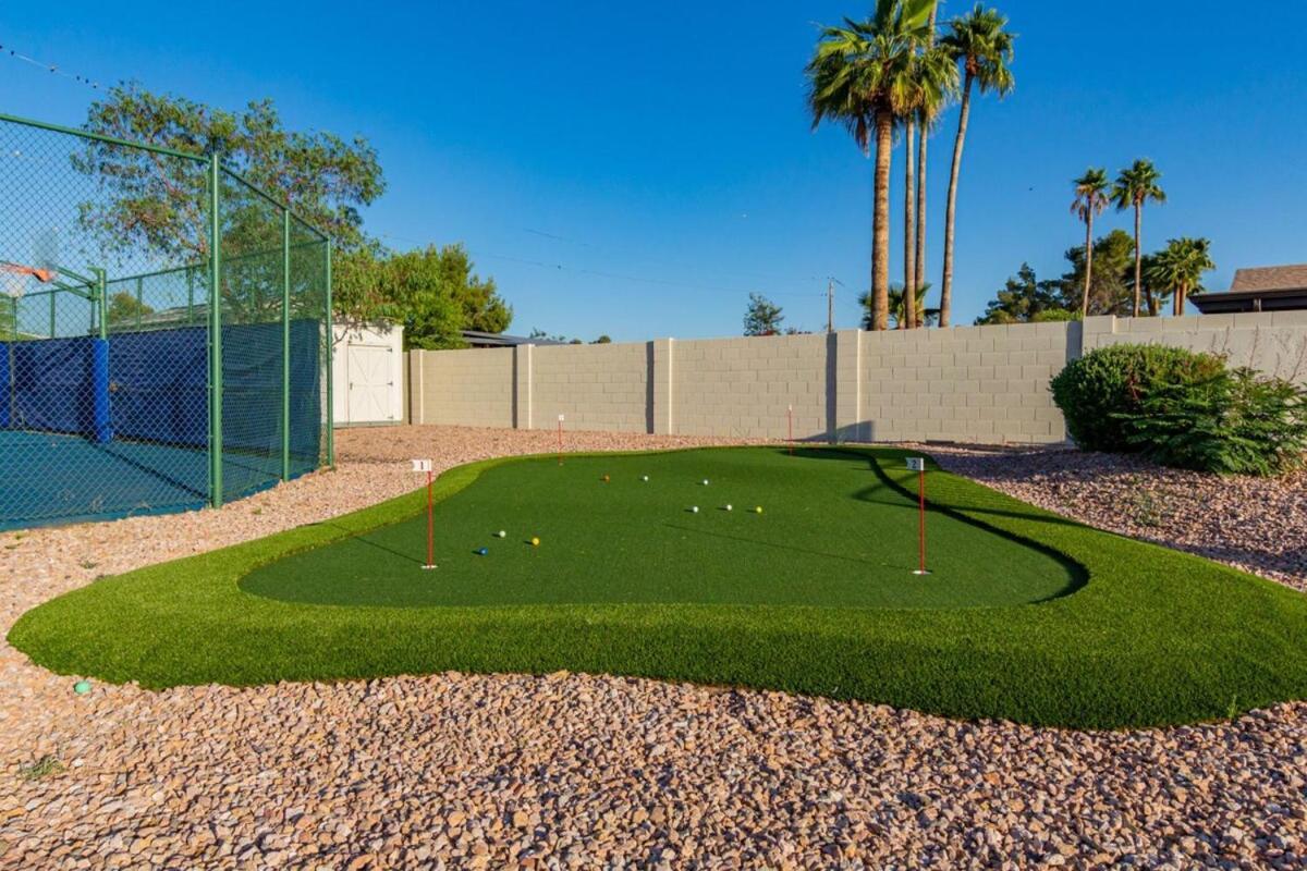 Sweetwater Estate-pool-spa-sportcourt-putt Grn