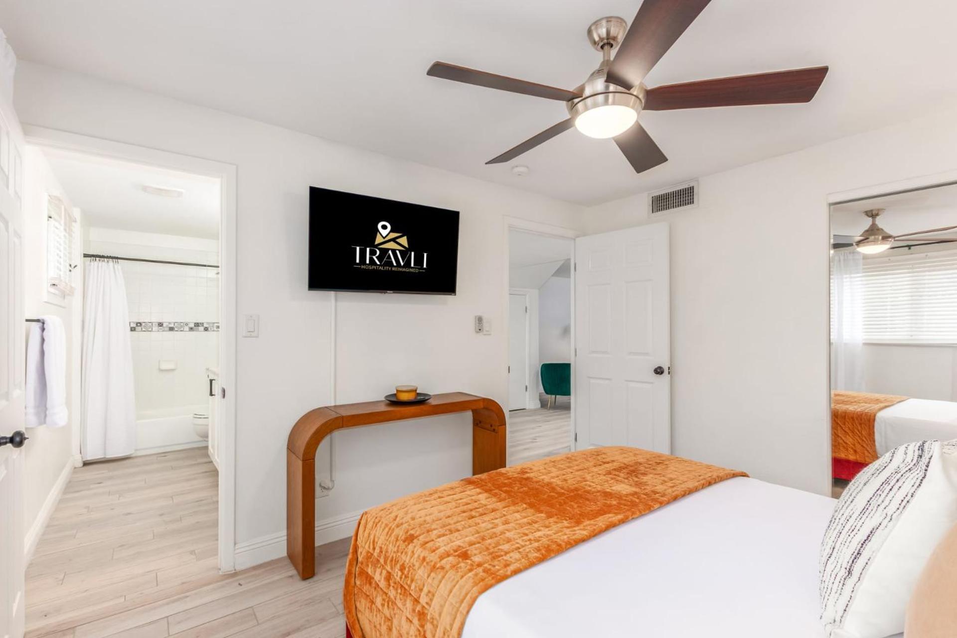 Holiday home Desert Rose Family Retreat-free Htd Pool-2 Primarys-bar Scottsdale