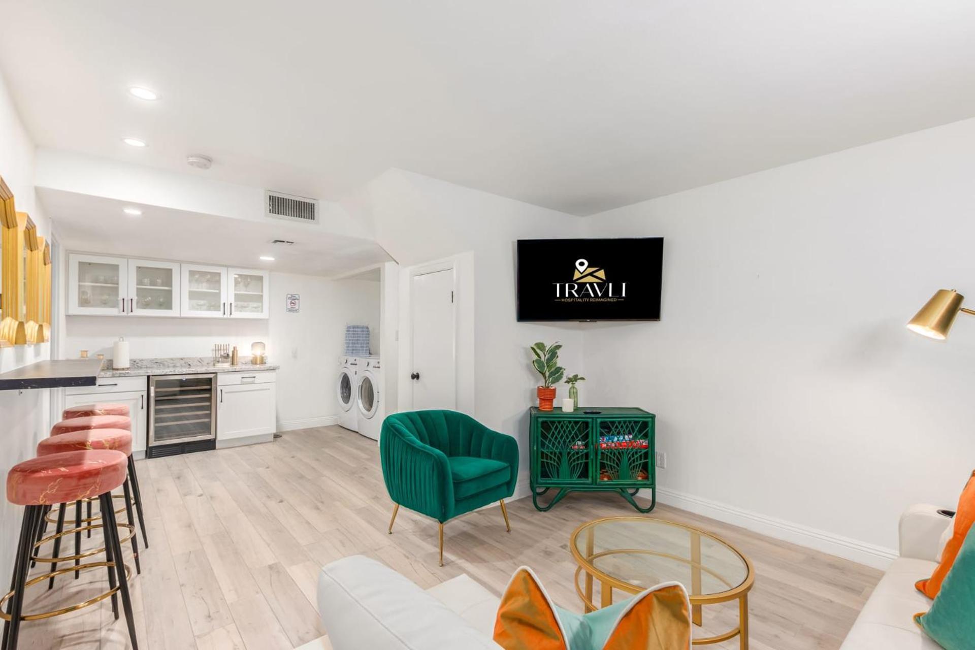 Desert Rose Family Retreat-free Htd Pool-2 Primarys-bar Holiday home