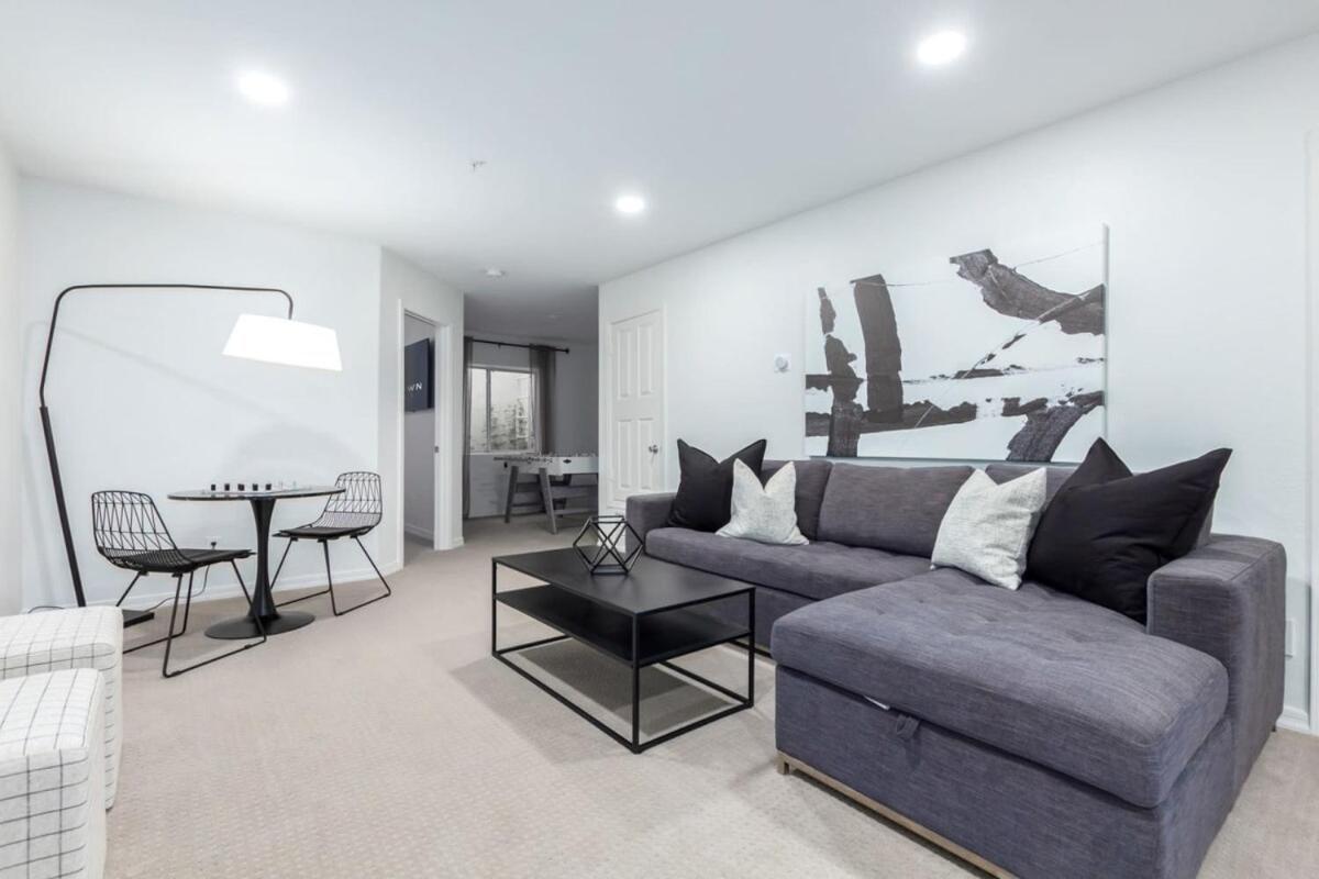 Sweetwater Estate-pool-spa-sportcourt-putt Grn Holiday home