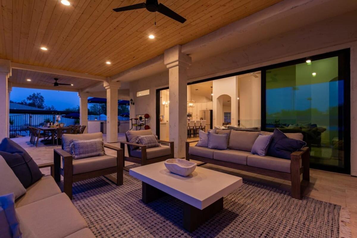 Sweetwater Estate-pool-spa-sportcourt-putt Grn Holiday home *