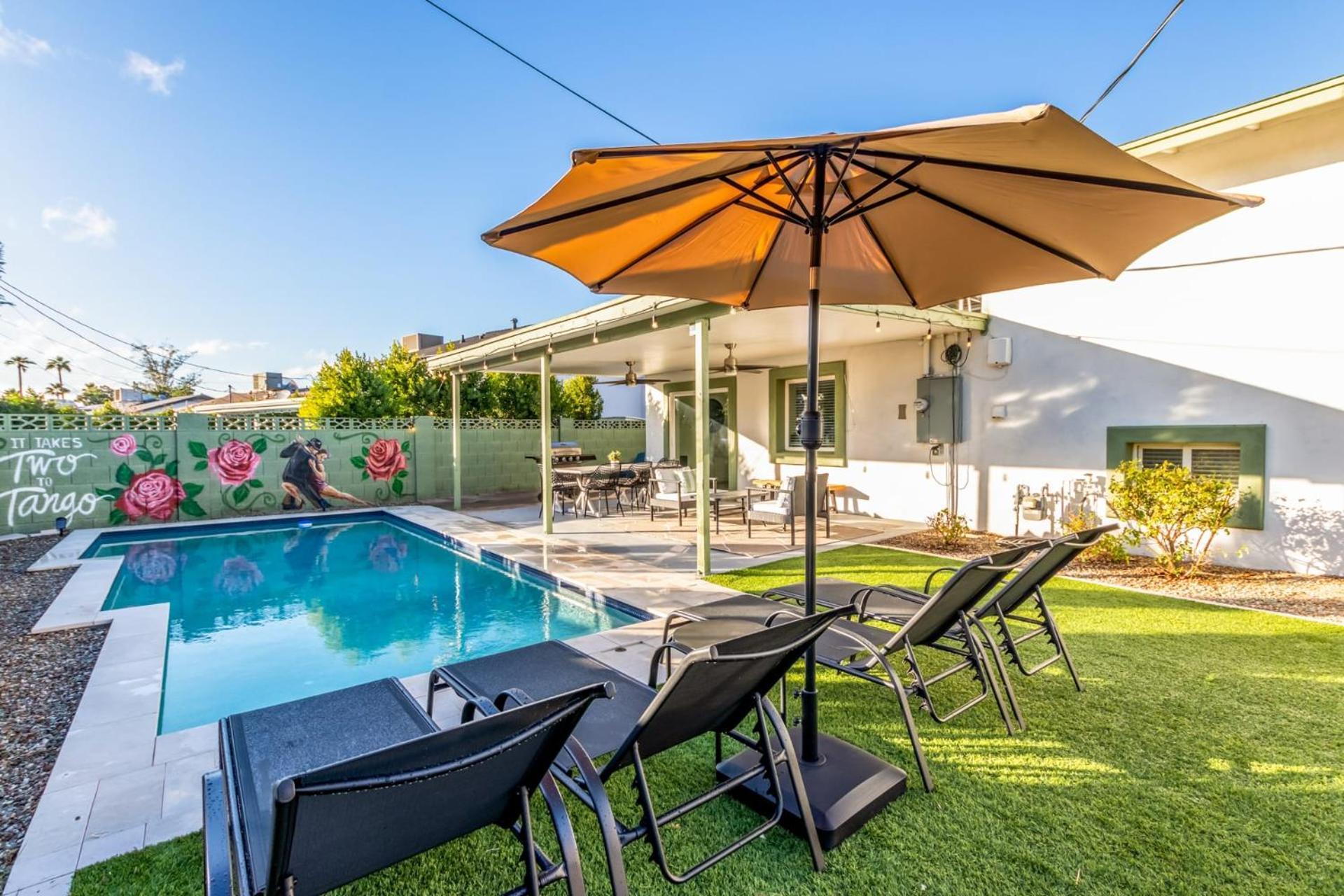 Holiday home Desert Rose Family Retreat-free Htd Pool-2 Primarys-bar