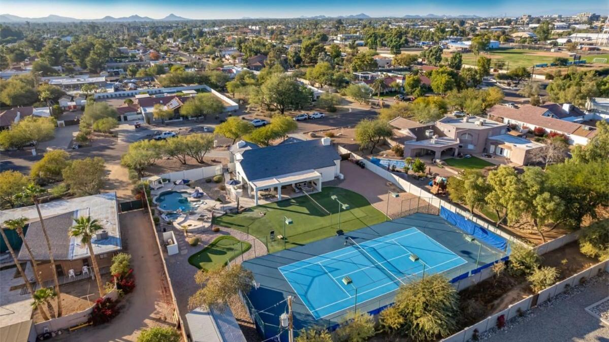 Sweetwater Estate-pool-spa-sportcourt-putt Grn Holiday home