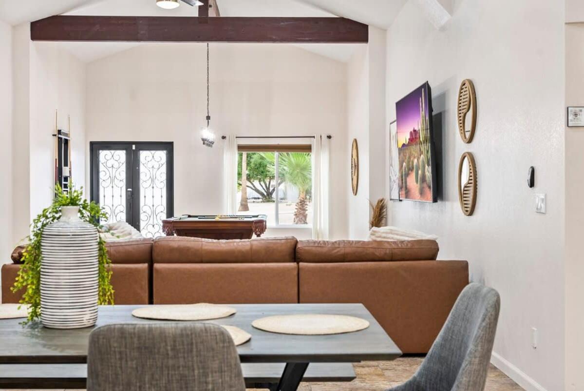 4bd Pool Basketball Hot Tub Pool Table Holiday home Scottsdale