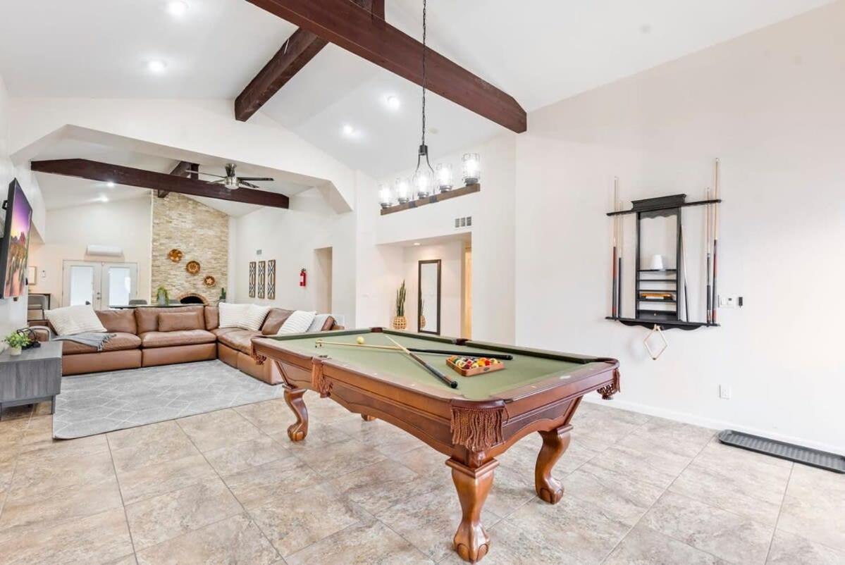 Holiday home 4bd Pool Basketball Hot Tub Pool Table *