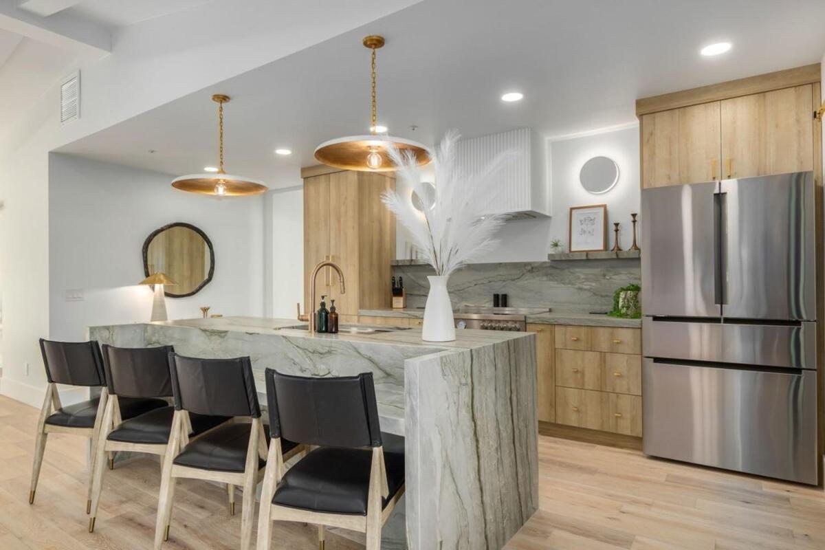Lux Family Retreat-free Htd Pool-3 En-suites Holiday home