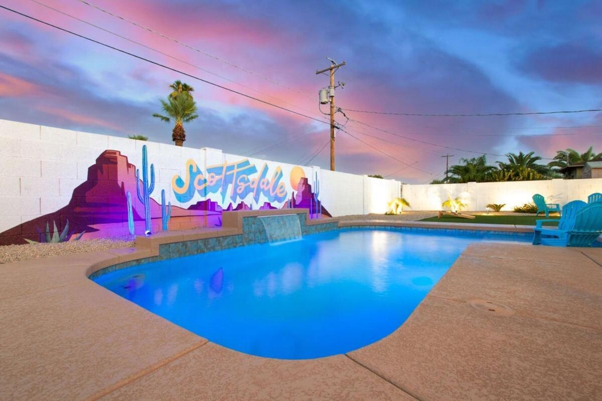 Modern Sw Family Retreat-pool-hot Tub-firepit Holiday home *