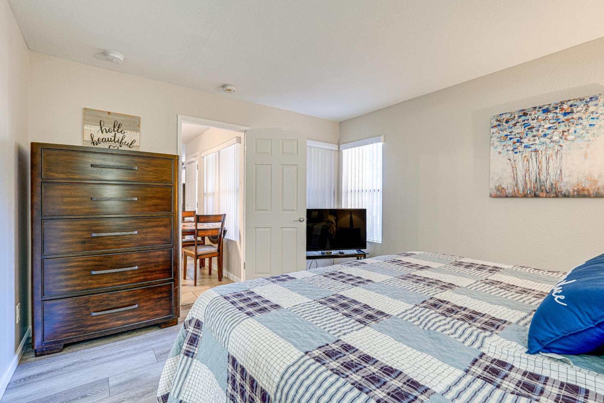 Near Dining And Shopping! Apartment Scottsdale