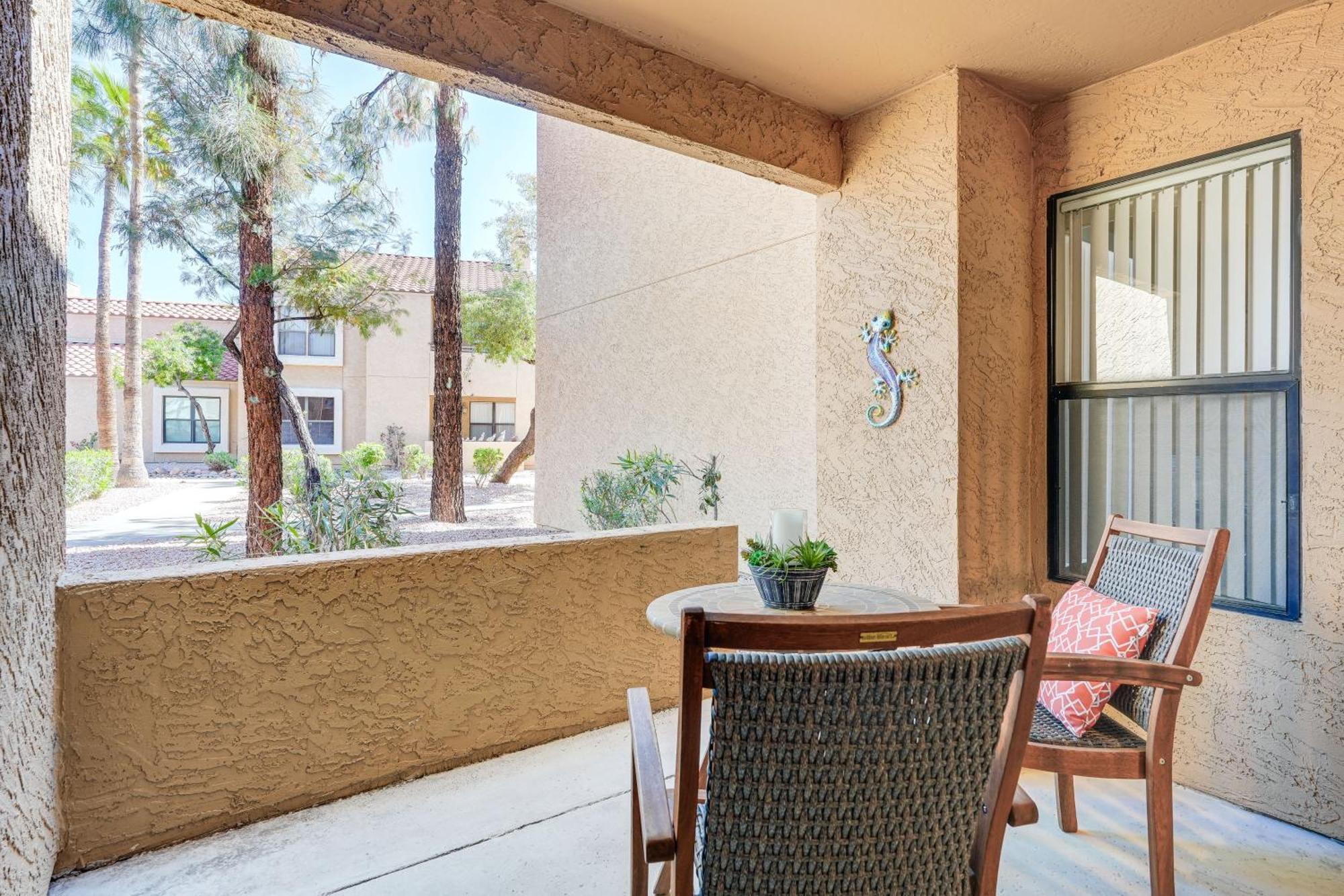 Apartment Near Dining And Shopping! *