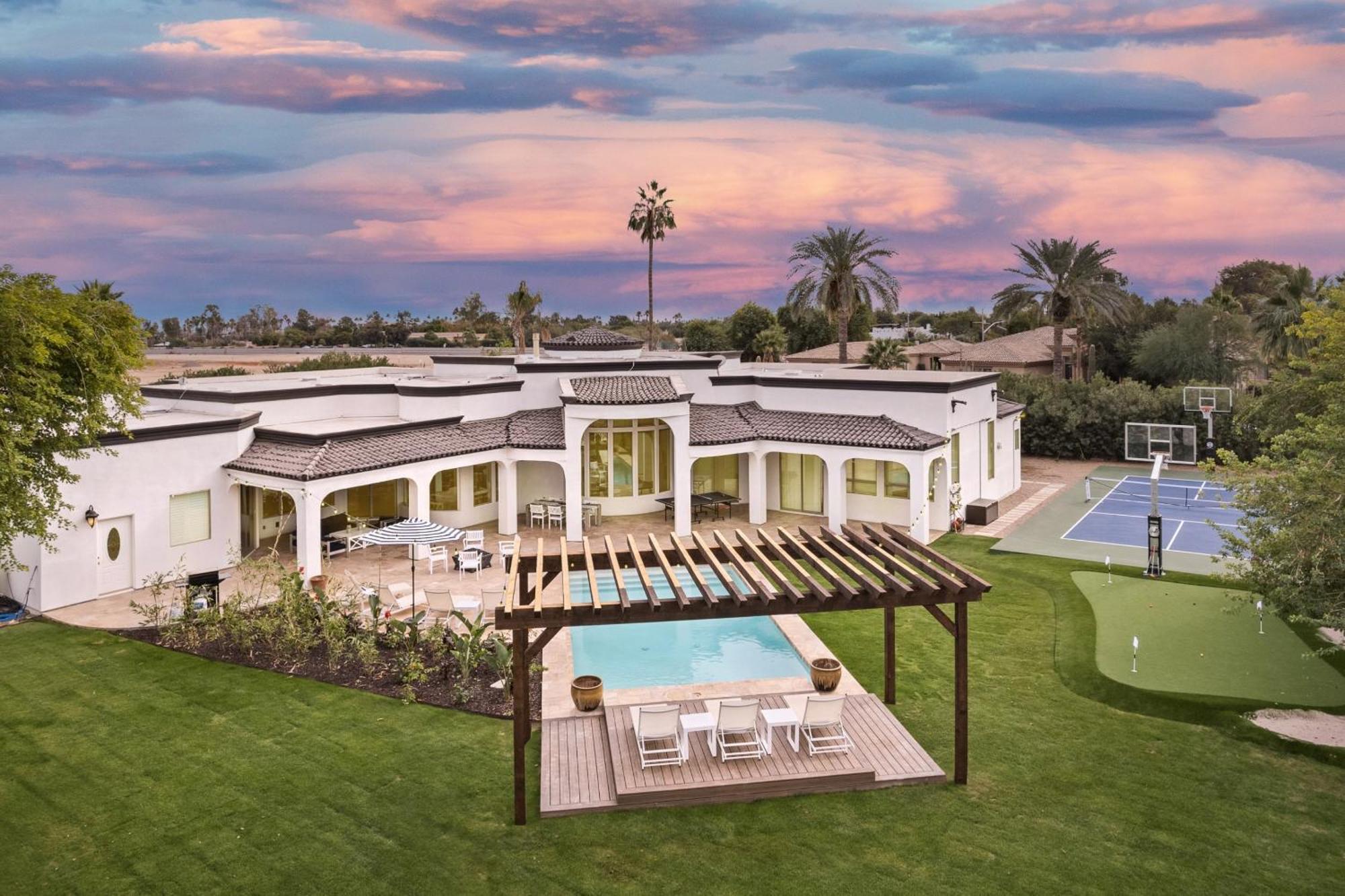 Villa Farrier By Avantstay Spectacular 7br Mediterranean-style Estate W Pool Scottsdale