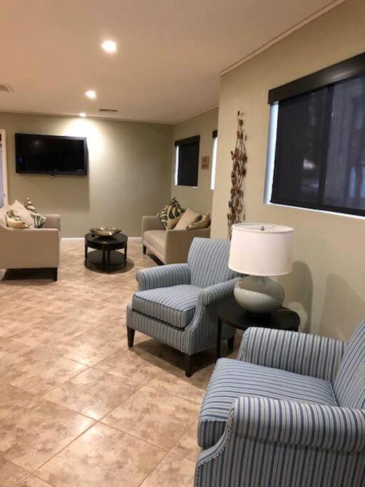 Beauty Close To Old Town 1 Bed 1 Bath
