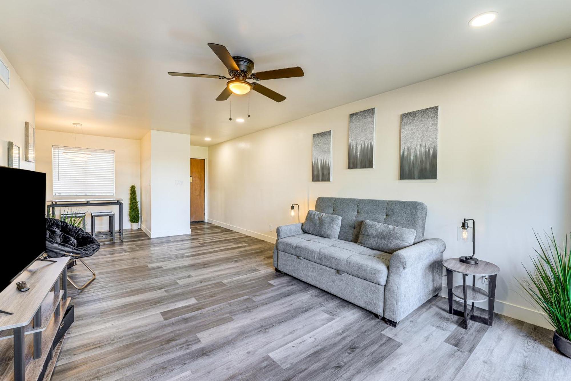 With Community Pool And Hot Tub! Apartment *