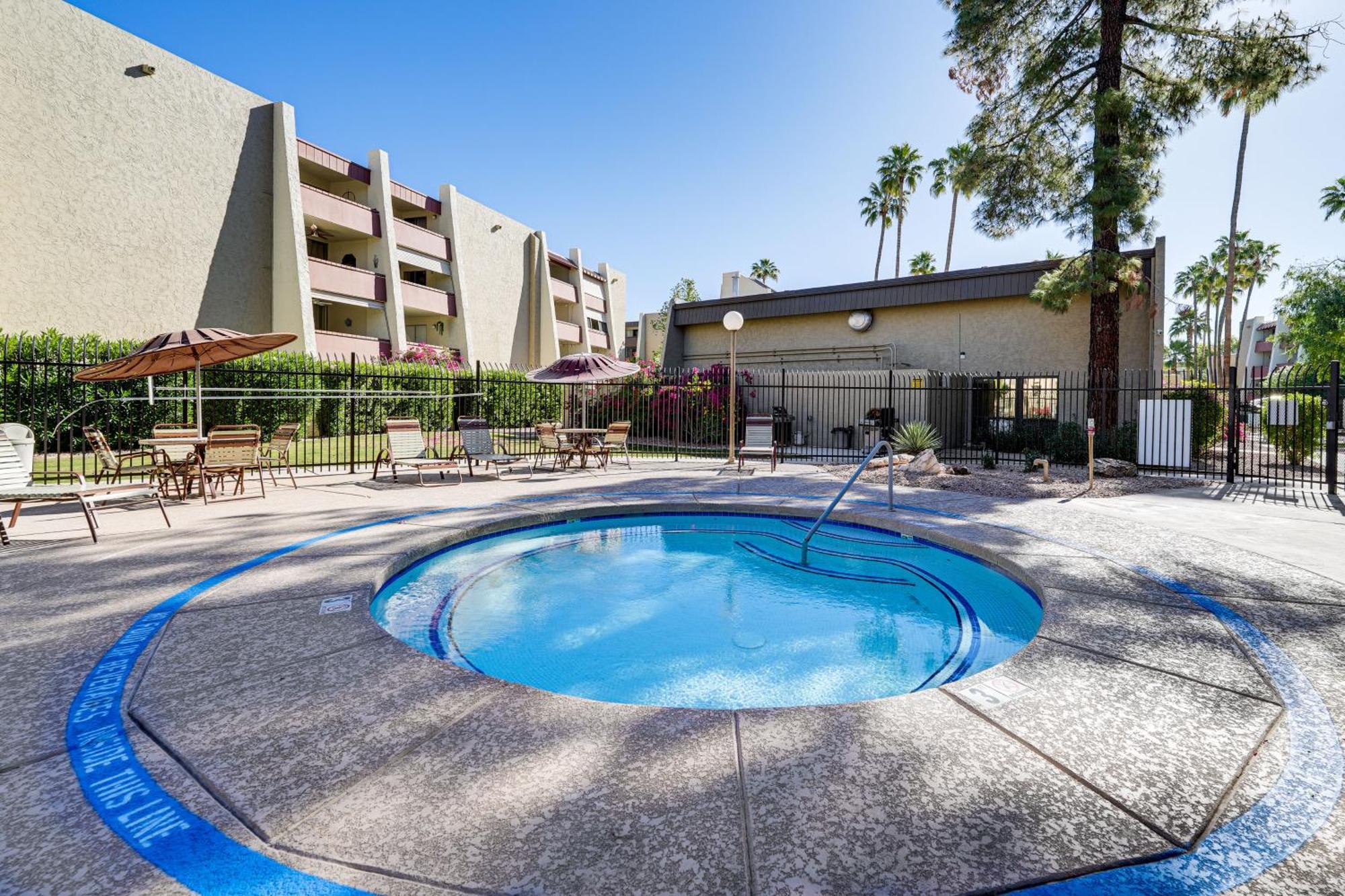 With Community Pool And Hot Tub!