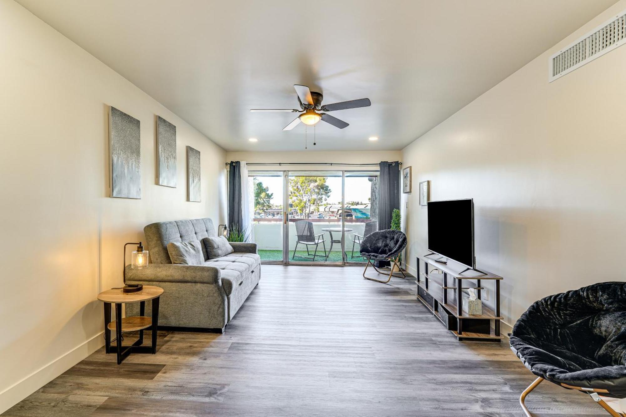 Apartment With Community Pool And Hot Tub! *