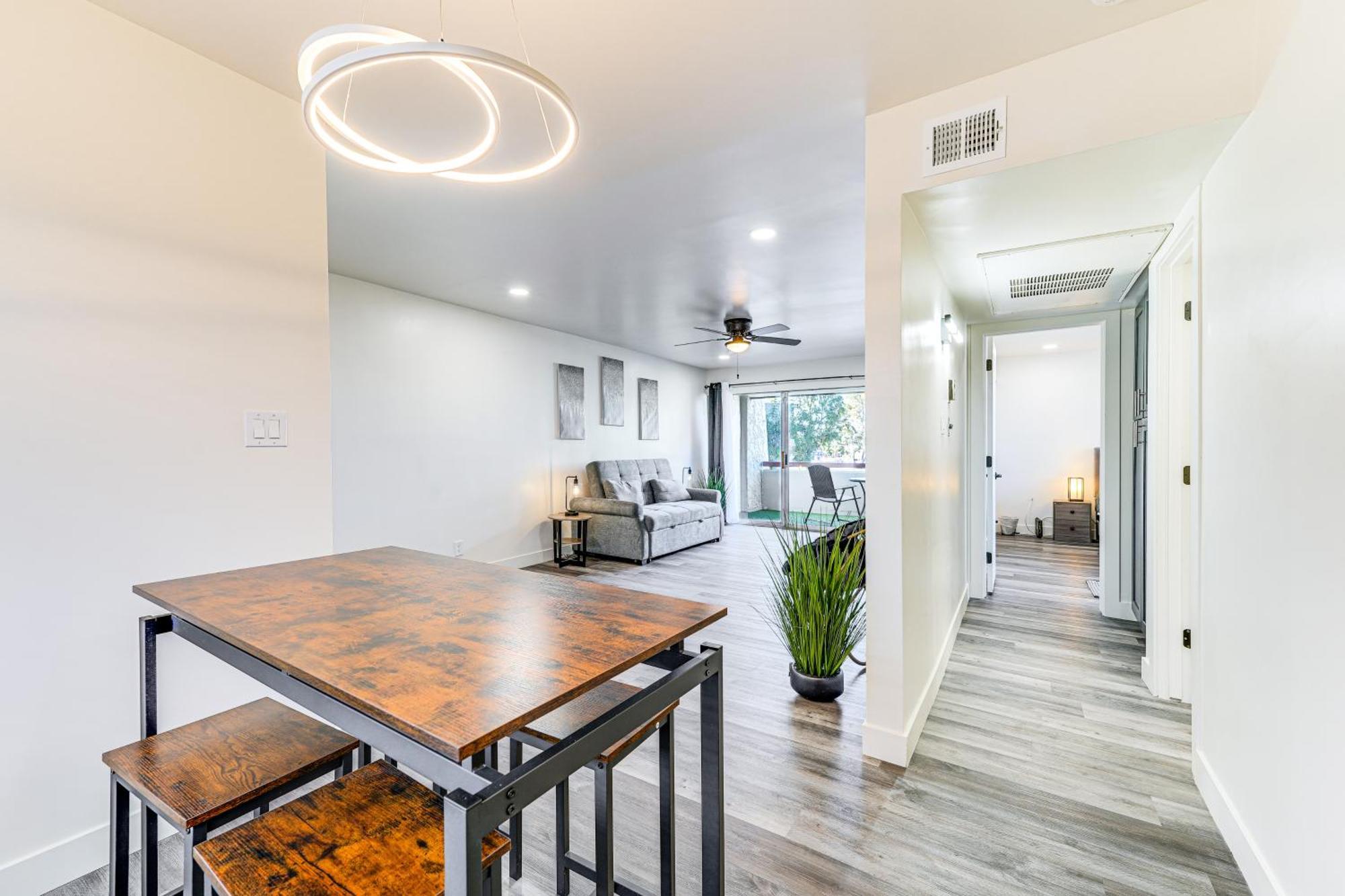 With Community Pool And Hot Tub! * Scottsdale