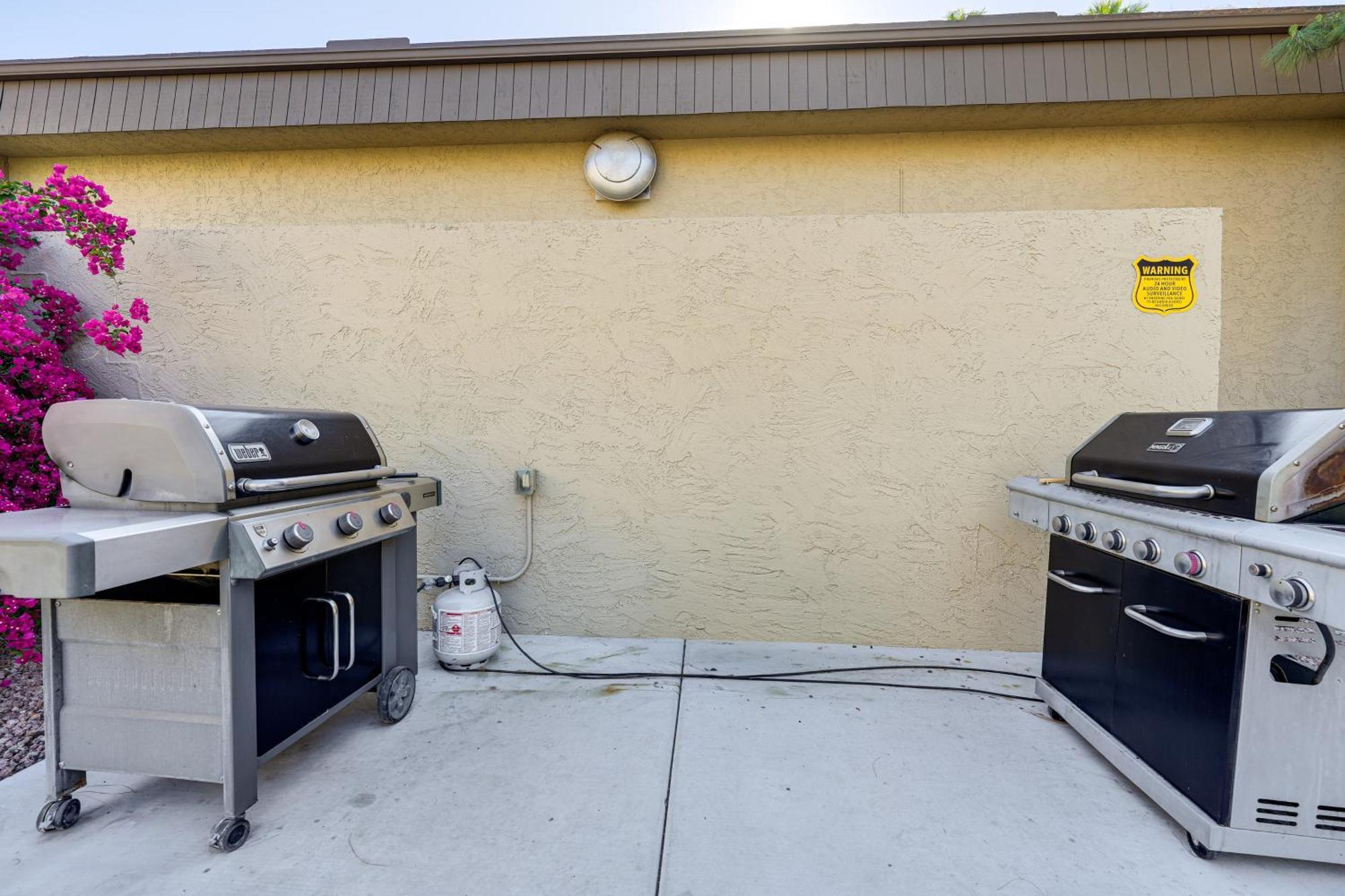 With Community Pool And Hot Tub! Apartment Scottsdale