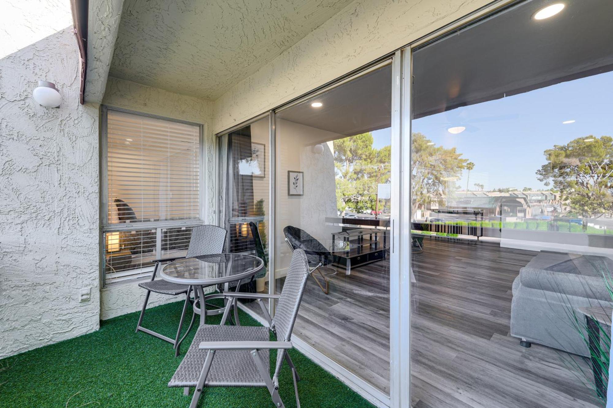 With Community Pool And Hot Tub! * Scottsdale
