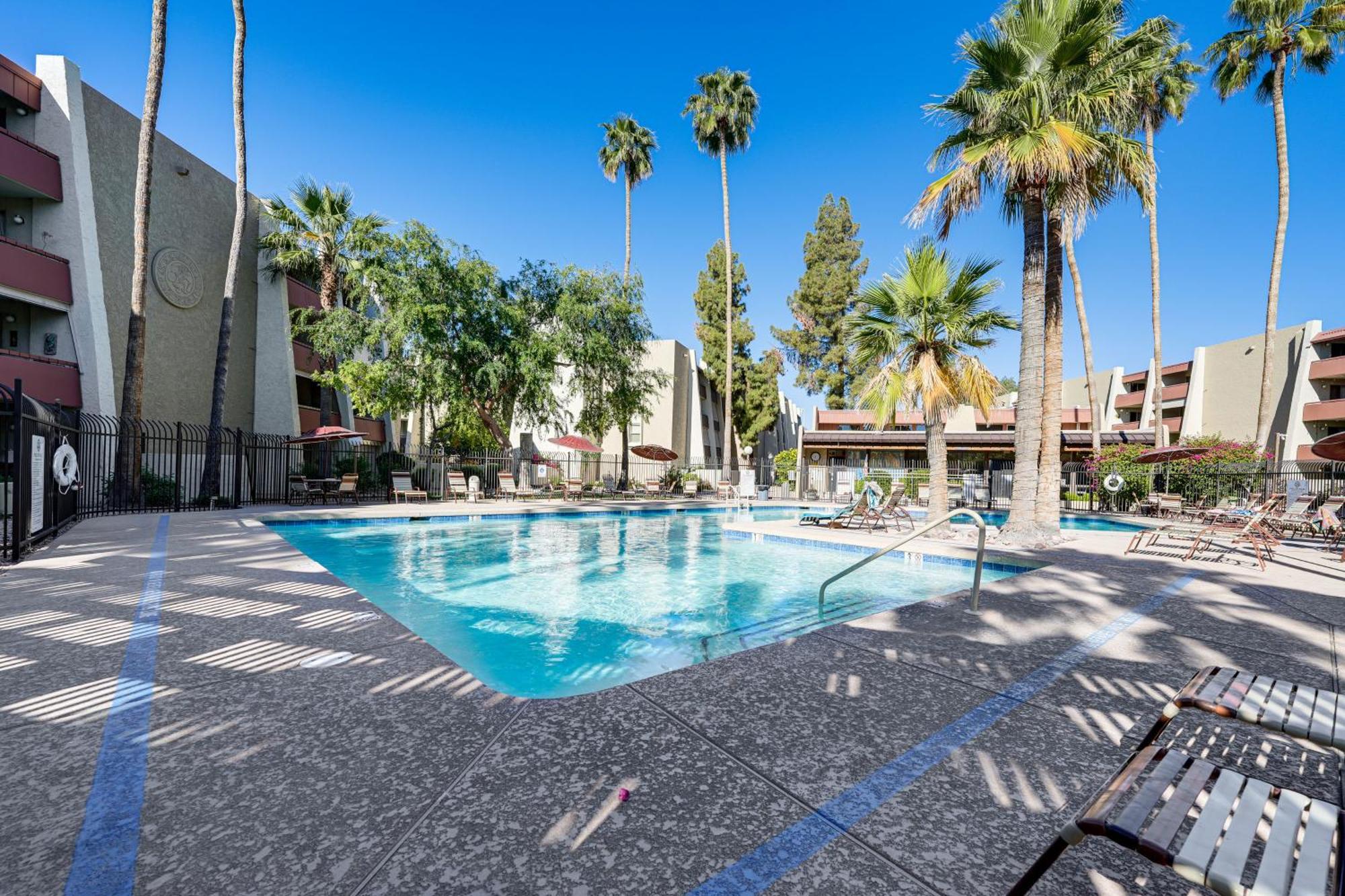 With Community Pool And Hot Tub! *
