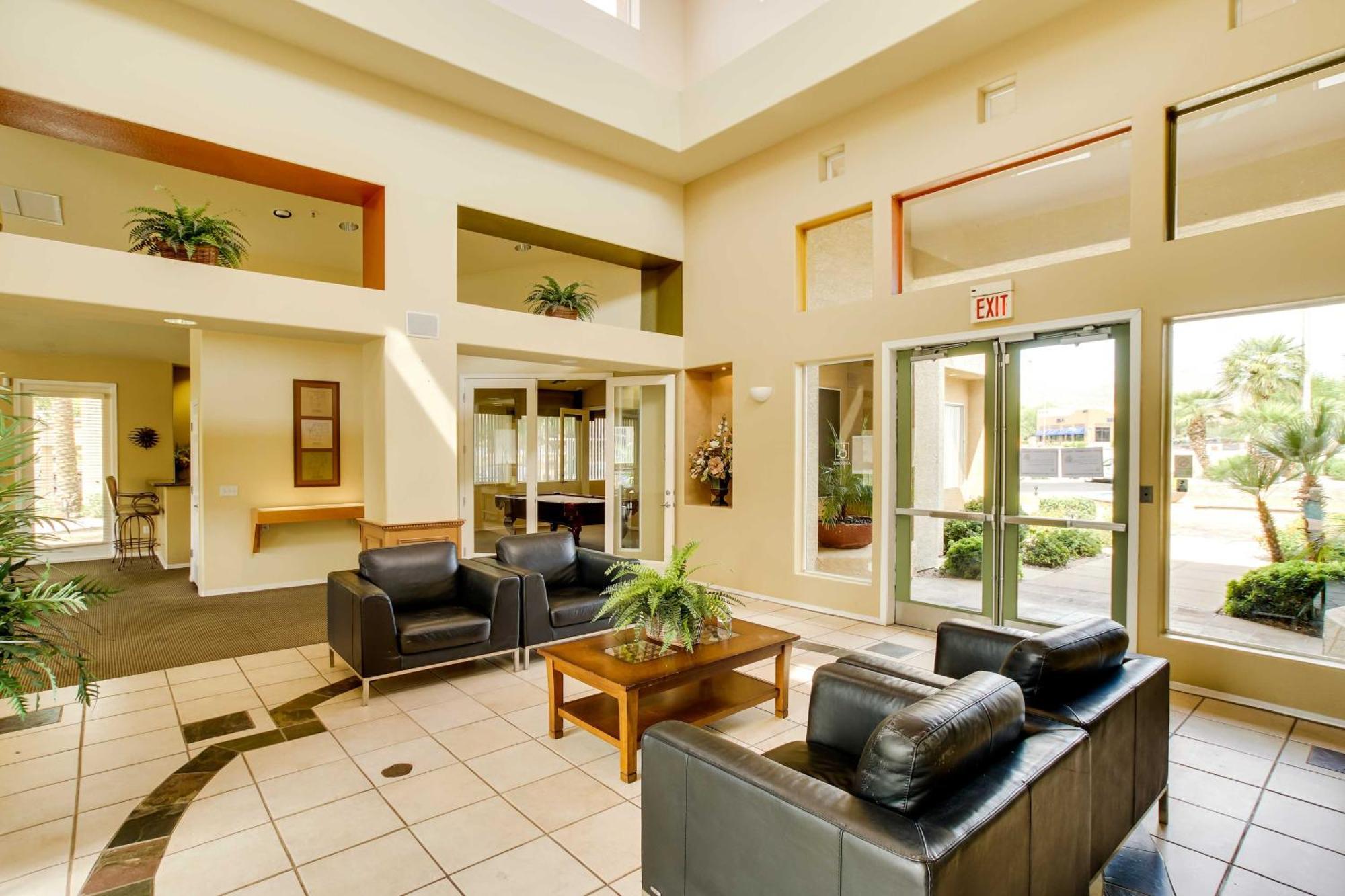 Tranquil With Community Pool! Scottsdale