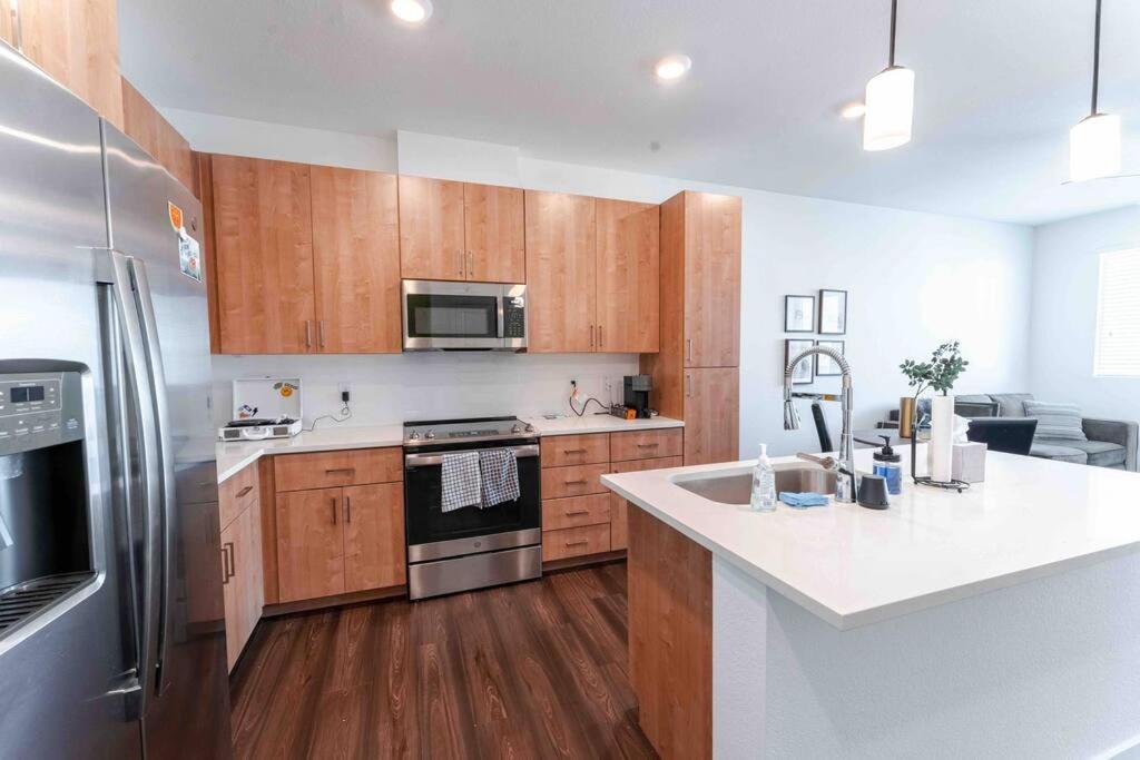 Gateway To Old Town King 1 Bedroom With Balcony Apartment Scottsdale