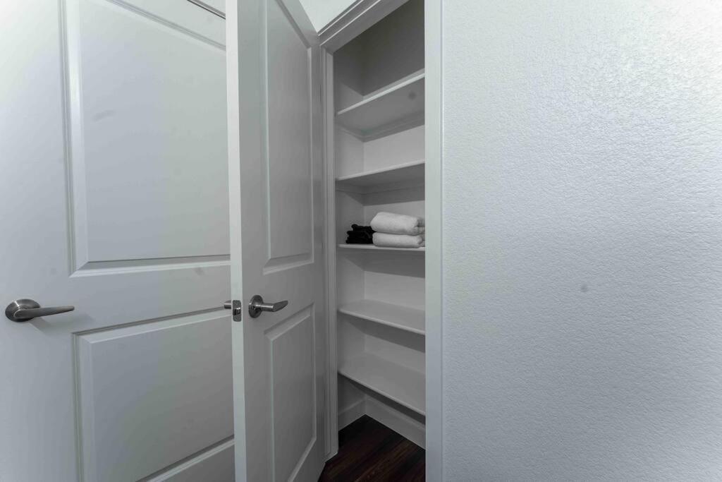 Apartment Gateway To Old Town King 1 Bedroom With Balcony Scottsdale