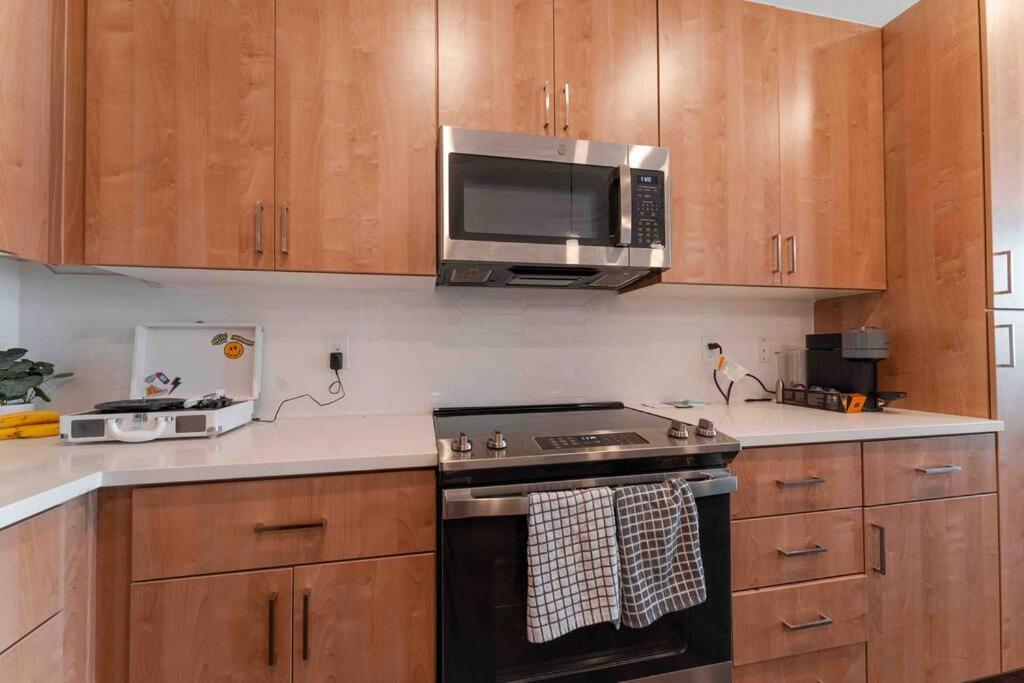 Gateway To Old Town King 1 Bedroom With Balcony *