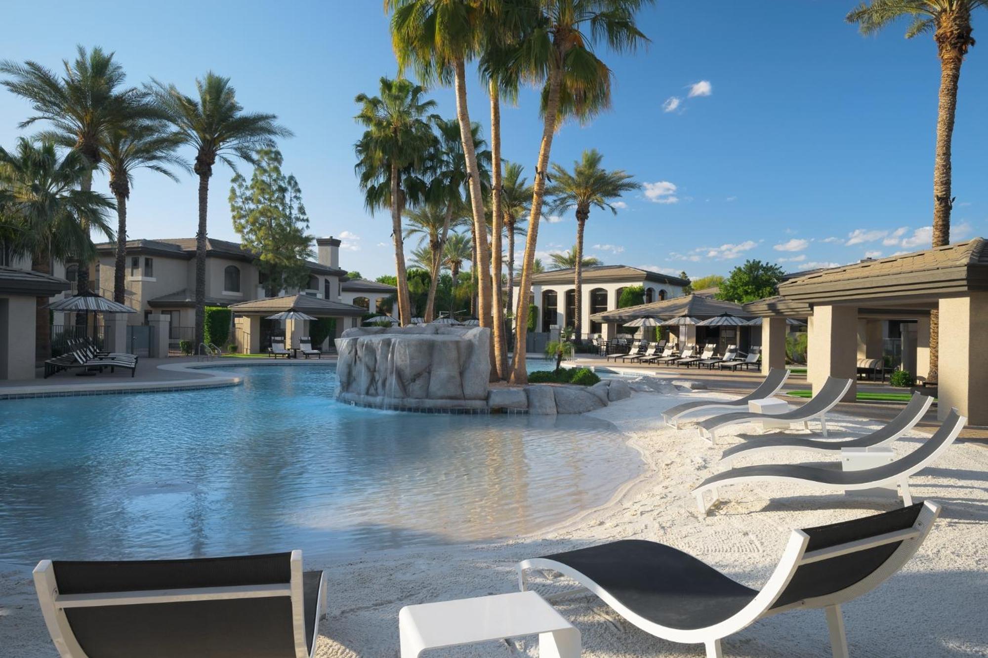 Kierland Commons Quarter Pool Gym Tennis Pickleball Golf *
