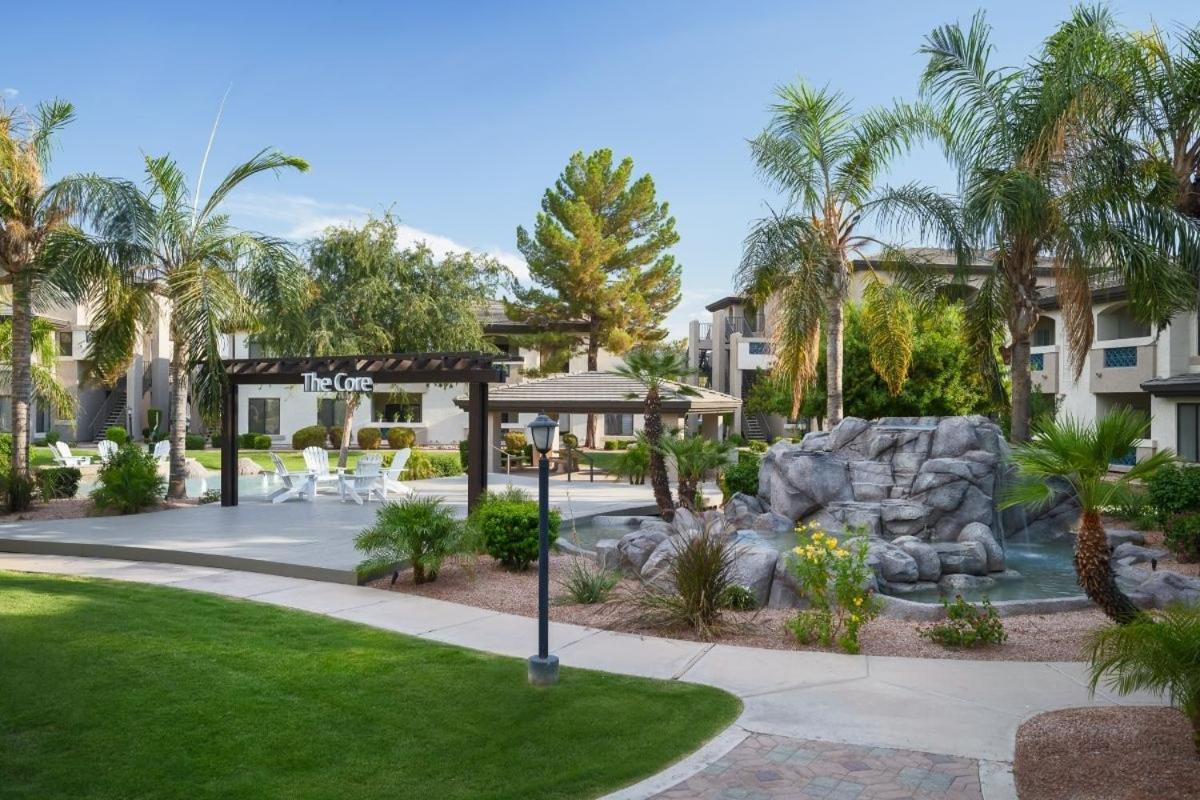 Kierland Commons Quarter Pool Gym Tennis Pickleball Golf Apartment